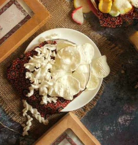 Aaloo Chips - Machine made